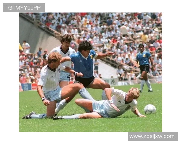 从街头球场到绿茵传奇 足球球星小时候的奋斗历程与成长故事 从街头球场到绿茵传奇 足球球星小时候的奋斗历程与成长故事